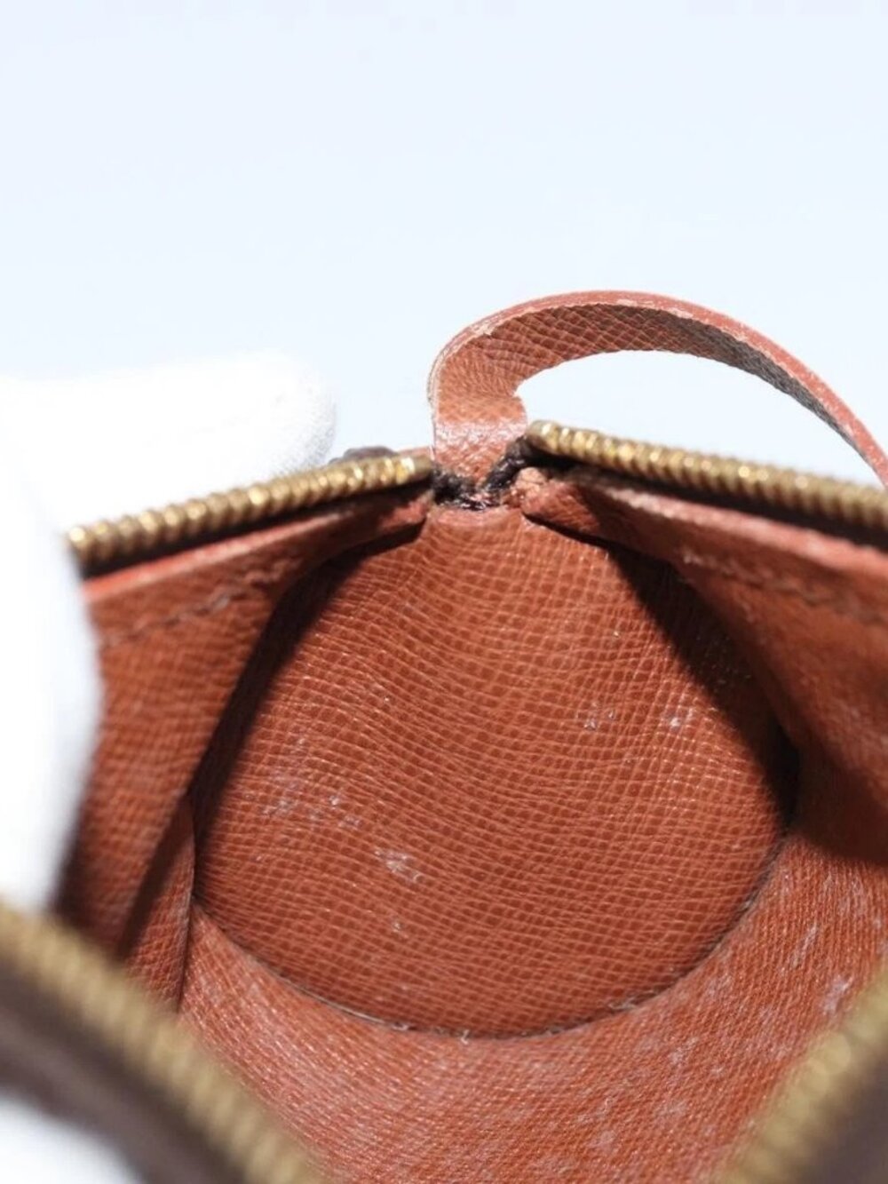 LOUIS VUITTON Monogram Papillon Pouch LV Auth 171476V - Picture 13 of 16